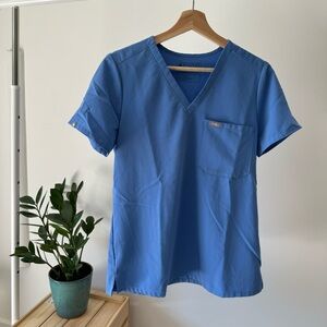 FIGS Women's Catarina One Pocket Scrub Top